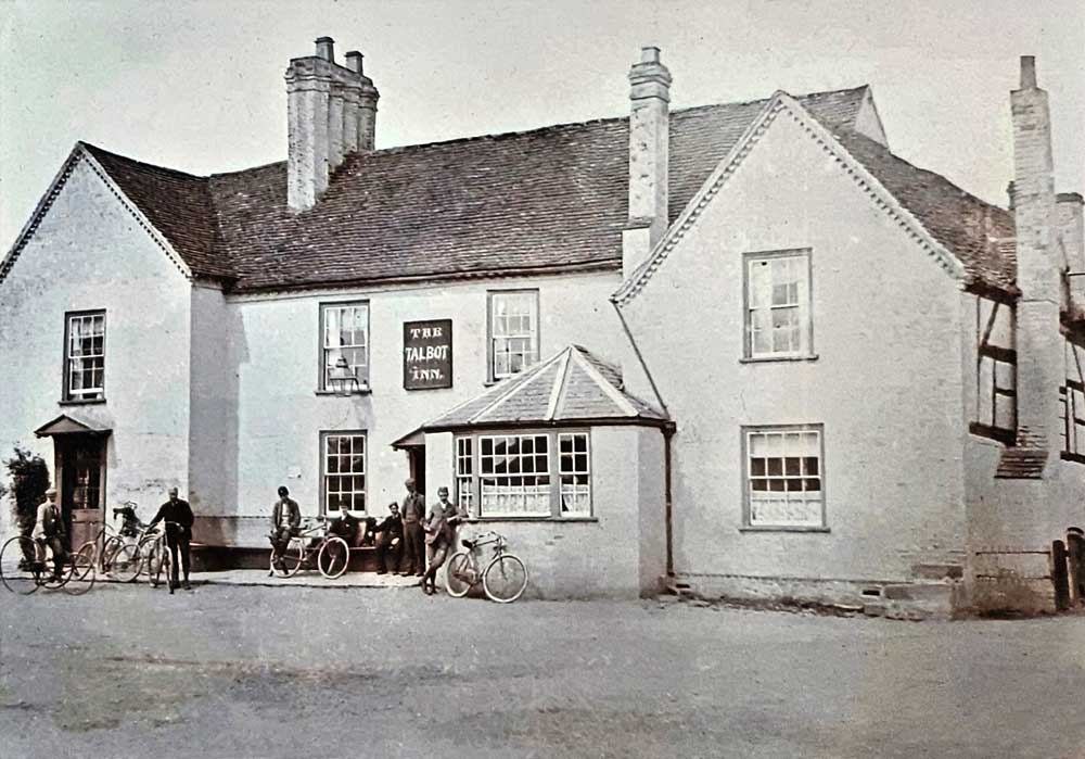 Talbot Hotel, Knightwick, with horse drawn carriage.